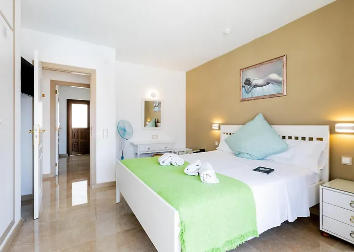 Las Floritas 23 Terrace And Swimming Pool