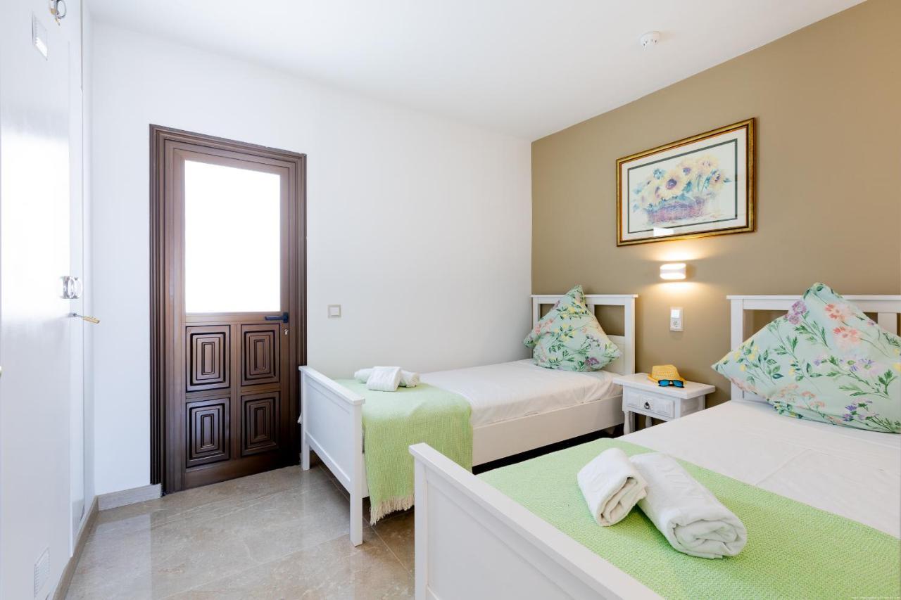 Floritas 23 Terrace And Swimming Pool * Playa de las Americas (Tenerife)